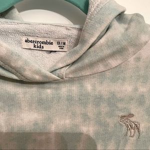 Abercrombie light weight sweatshirt size 13-14